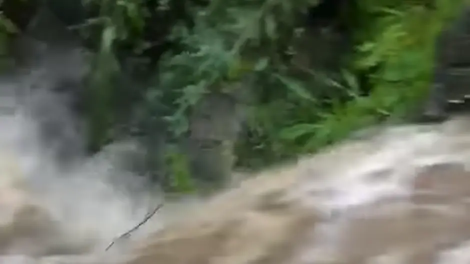 Bantry battles with high rivers and torrential rain Image