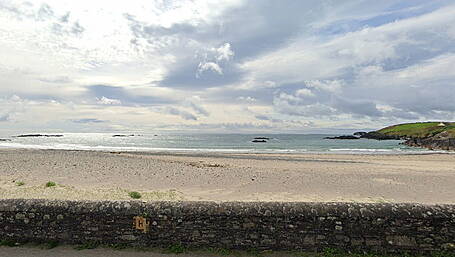 Calls for new West Cork walkway to safely connect three popular beaches Image