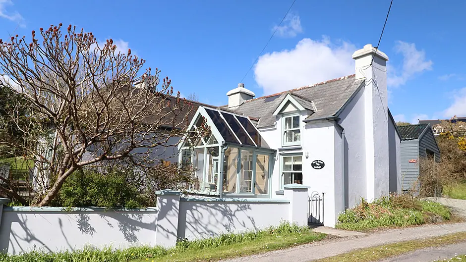 Stoneridge 
Cottage is full
of charm and 
character, with a contemporary touch throughout.