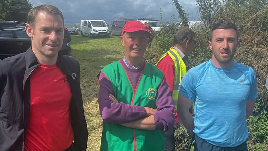 Bandon's James O'Donovan dethrones senior champion Aidan Murphy in road-bowling epic Image
