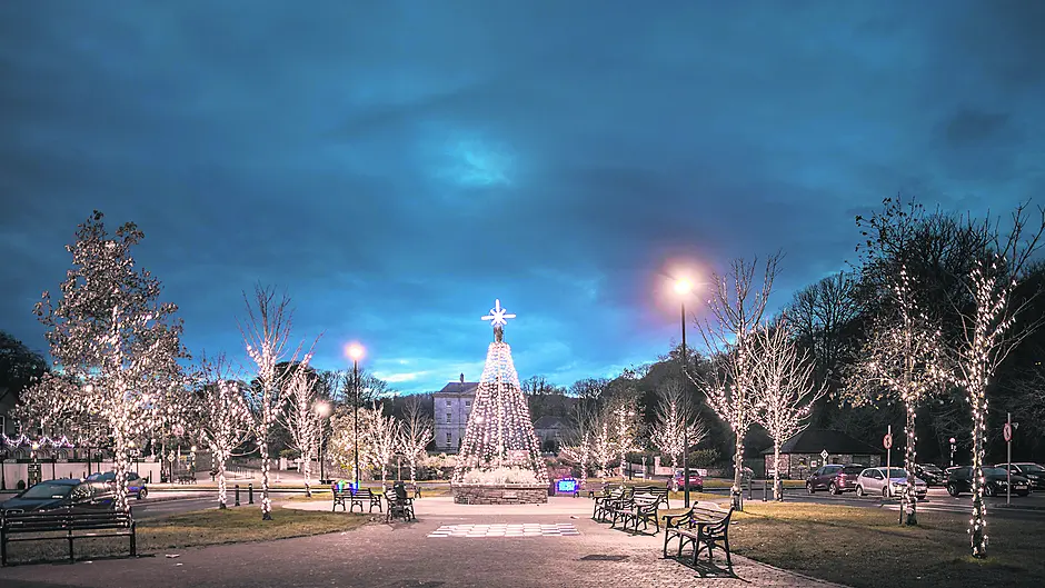 Crosshaven to leave the lights on longer Image