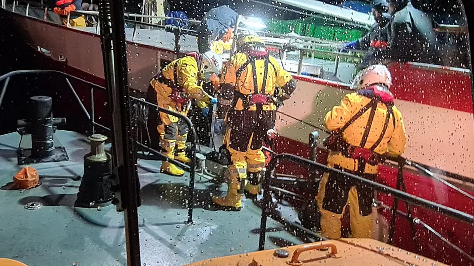 Beara RNLI and Rescue 115 helicopter assist casualties Image