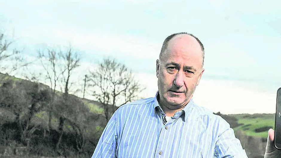 Cllr was ‘very busy calving 200 cows’ and couldn’t get to bank Image