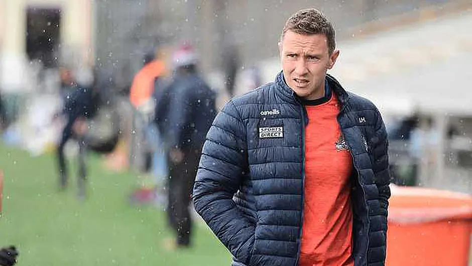 PSFC: Hayes keen to fire Ross to safety Image