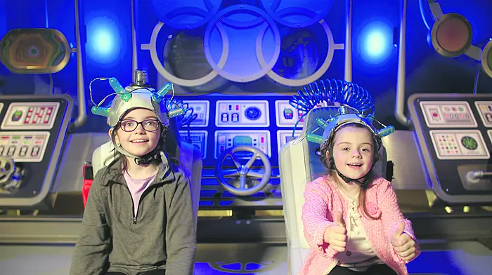 Sisters Molly and Doireann Ní Chríodáin from Kealkil.