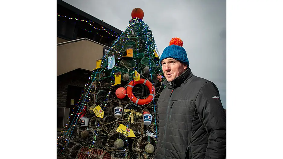 A big tree cheers for fisherman’s lobster pots Image