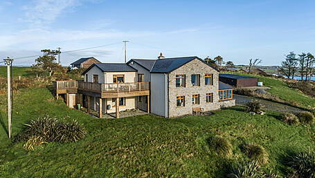 House of the Week: Five-bed in Union Hall with sea views for €980k Image