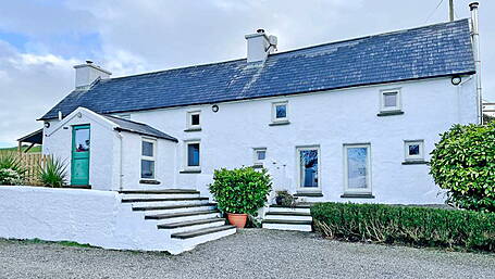 House of the Week: Clon three-bed Mulberry cottage boasts very tasty and stylish interiors form €370k Image