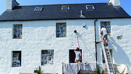 HOME & GARDEN: Tips for tackling an exterior paint job Image