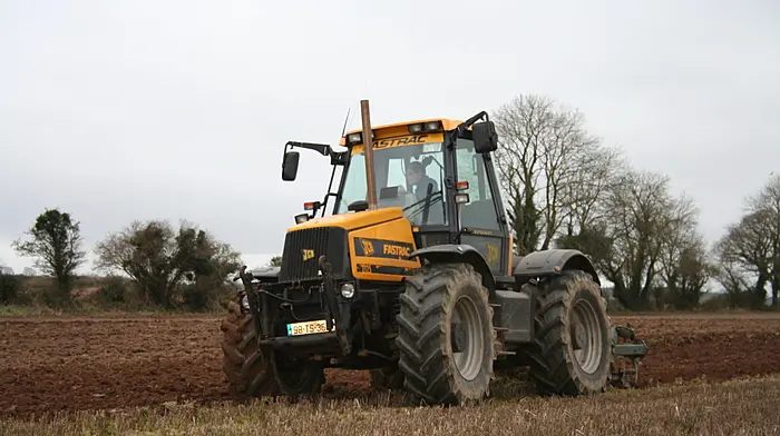 FARM CLASSICS: JCB Fastrac 2125 associated with power and speed Image