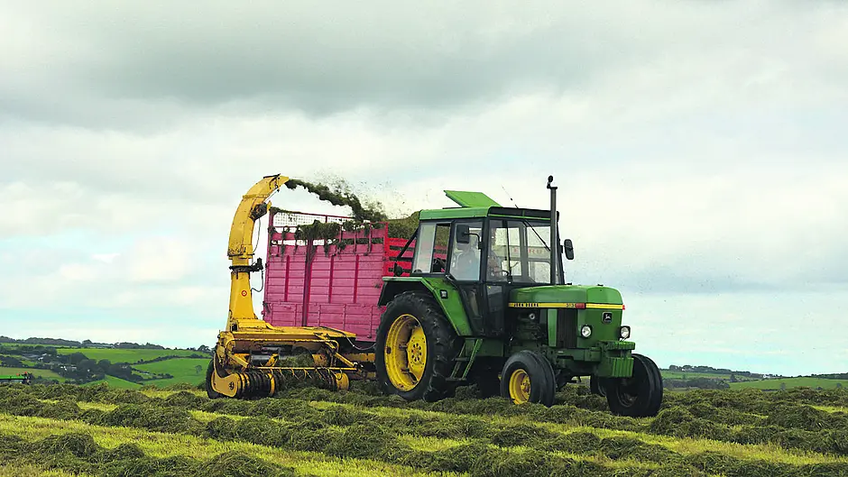 FARM CLASSICS: Sleeker John Deere launched in 1974 Image