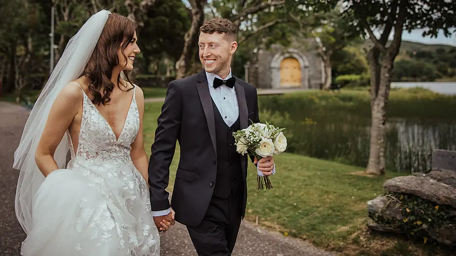 MARK OF A PERFECT DAY: Rowing champ weds Image