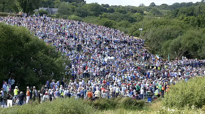 Over 30 acres of fields used for parking at Béal na Bláth Image