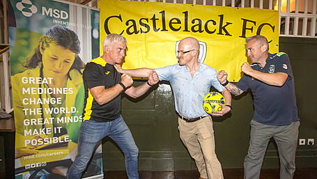 Cascarino and Houghton will light up Brinny pitch as Castlelack take on Ireland soccer legends Image