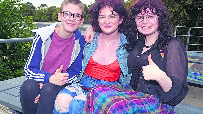 At St Brogan’s College Bandon were Nadine Curran, 
Genevieve Lovell Hayes and Hannah Buckingham. 
(Photo: Denis Boyle)