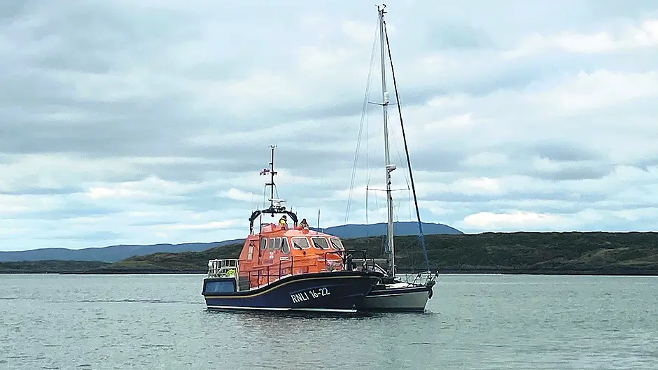 Floating fishing net caught in prop results in yacht rescue off Glandore Image