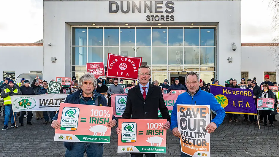 Pig and poultry farmers protest over poor prices Image