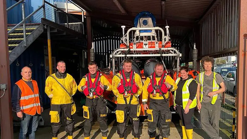 Union Hall RNLI tow 16-foot speedboat to safety Image