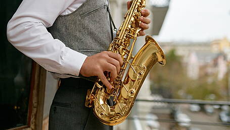 German teacher looking to play with local jazz musicians Image