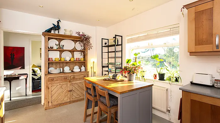 HOUSE OF THE WEEK: Beach cottage in Castlefreke on the market for €325,000 Image