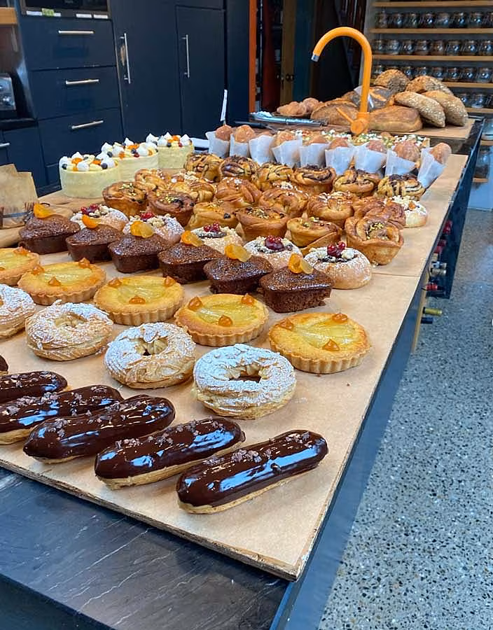 Bakeries---bread-man-walking