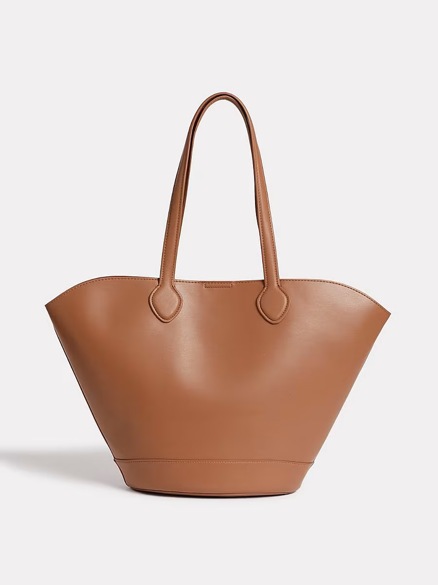 The-Gloss-Magazine-tote-bag-trend-10