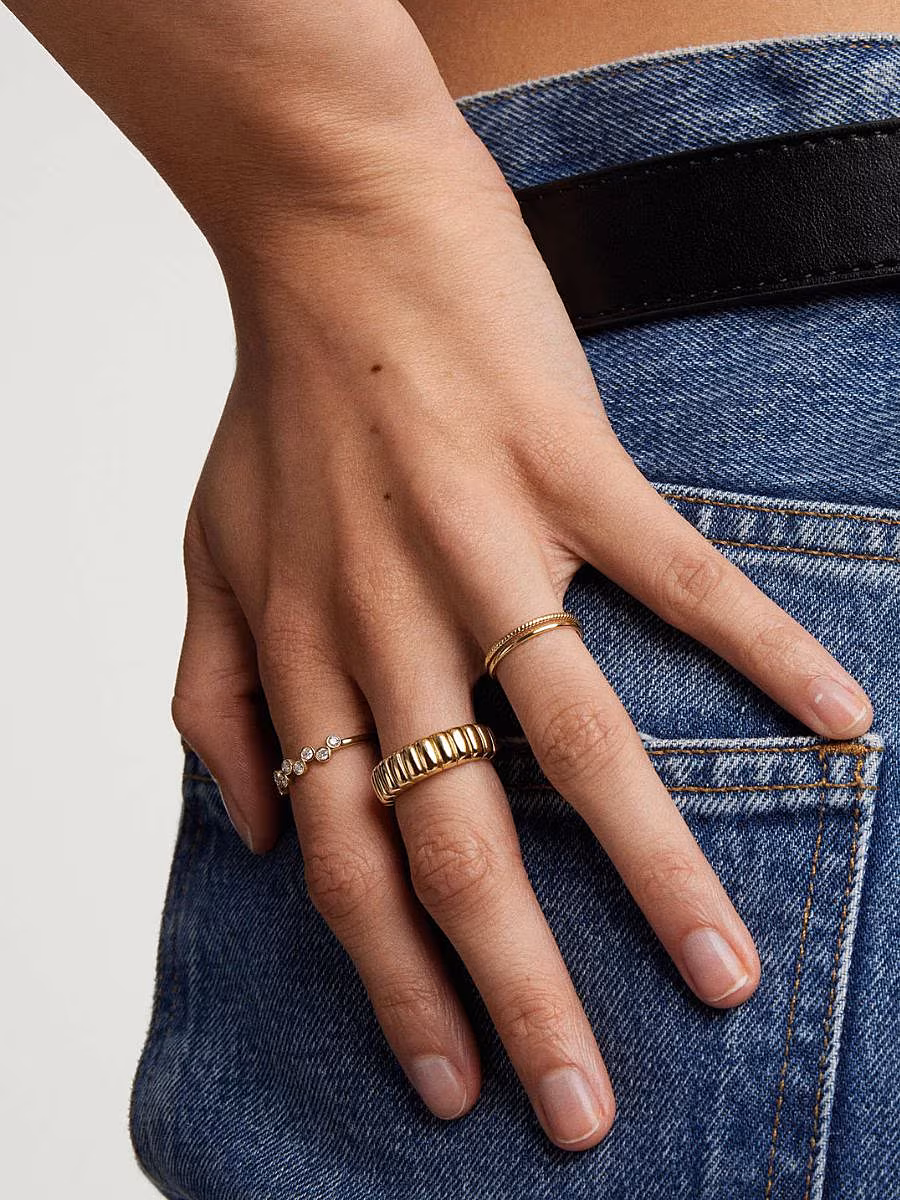 The-Gloss-Magazine-ring-stacking-trend-10