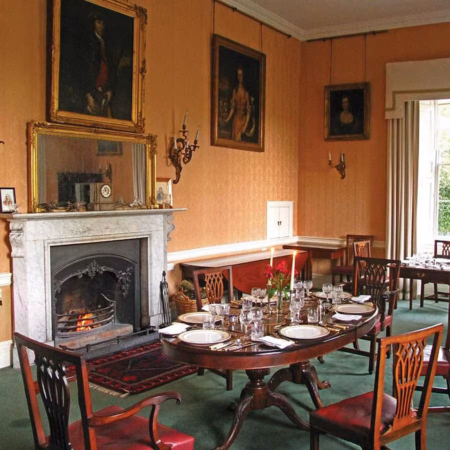 Travel---coopershill_interiors_dining_room