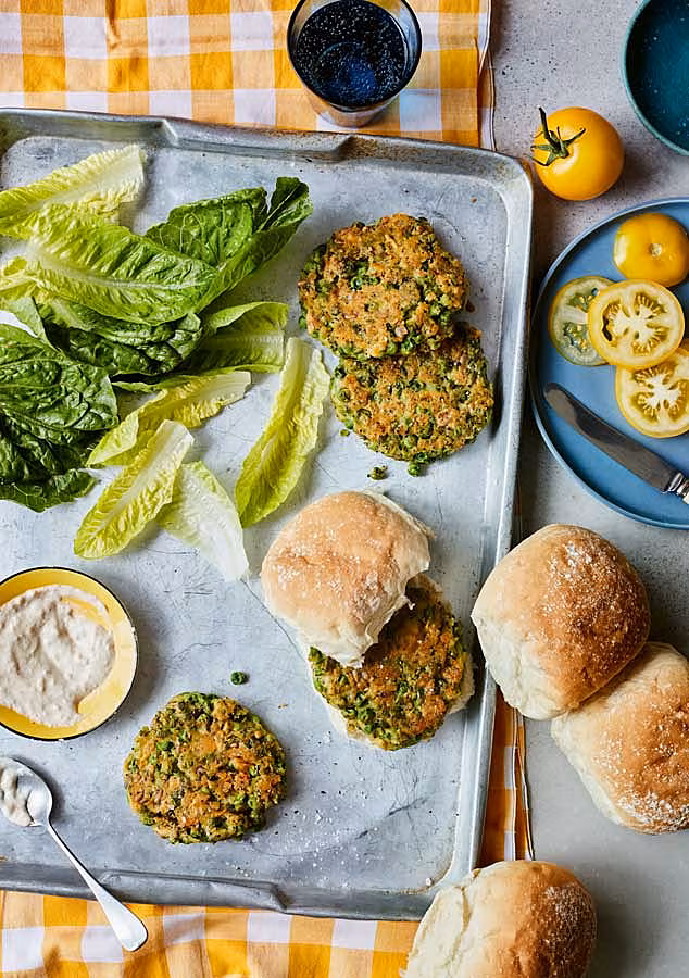Anna-food---AH_Day4_-Pea-and-Cheddar-burgers