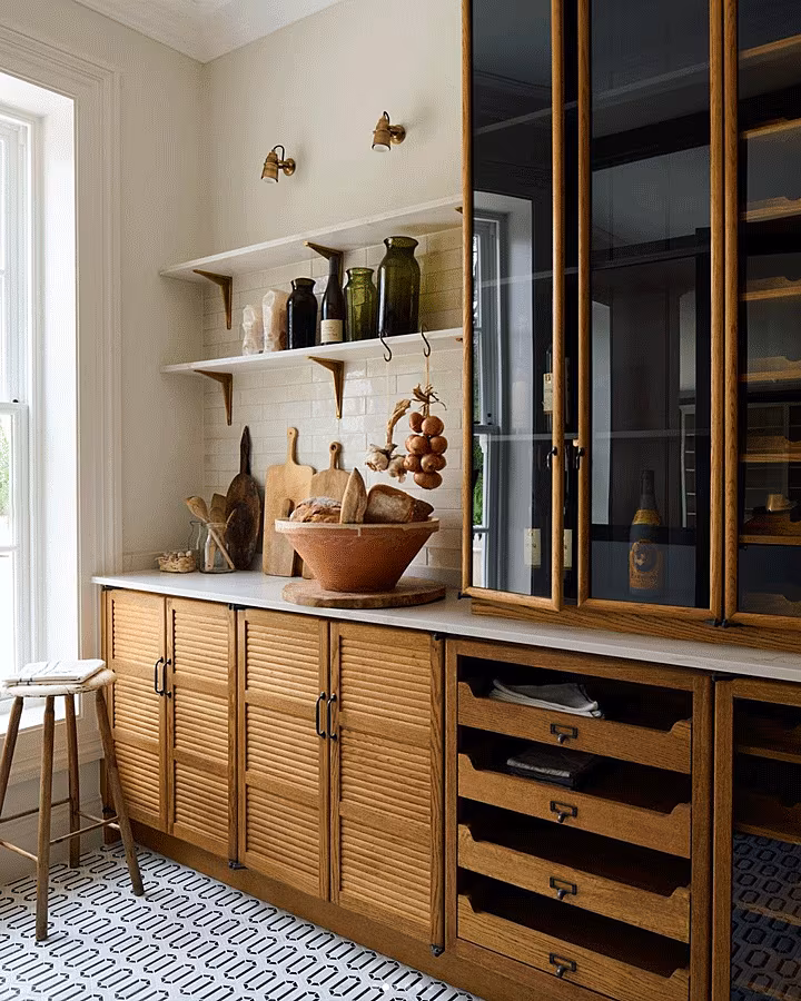 Kitchen---De-vol-pantry