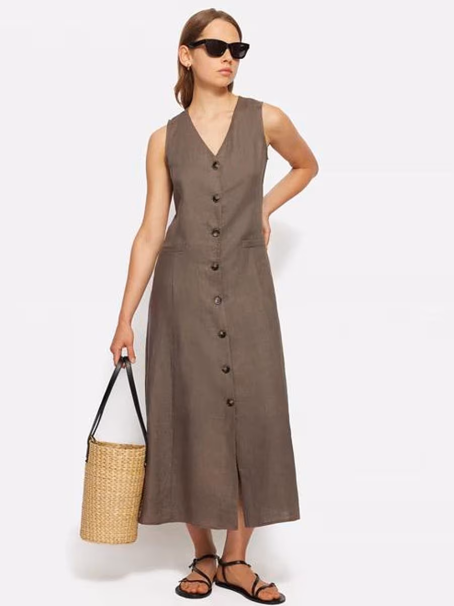 The-Gloss-Magazine-holiday-dressing-essentials-38