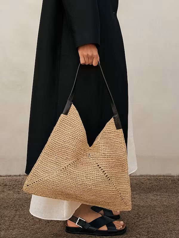 Raffia flat shopper bag with leather handle €149 Massimo Dutti