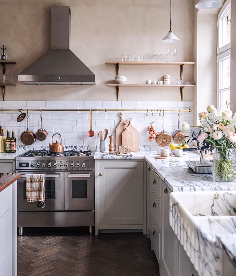 Kitchens---pots-and-pans
