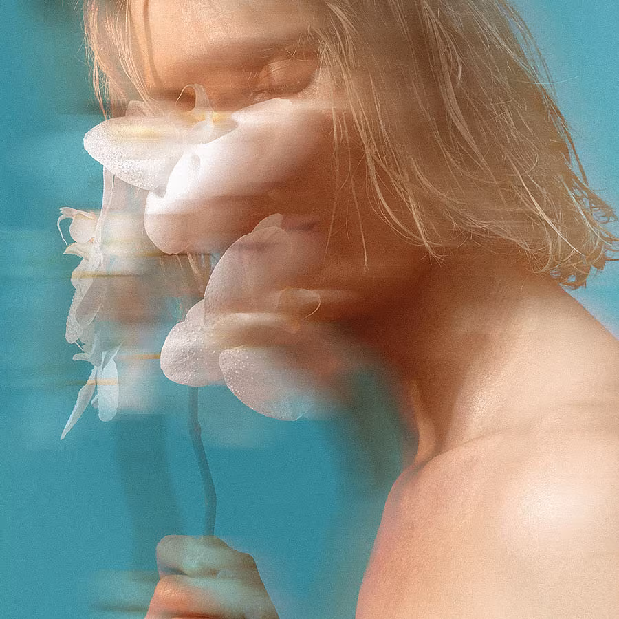PHLORIA-PERFUME-copy