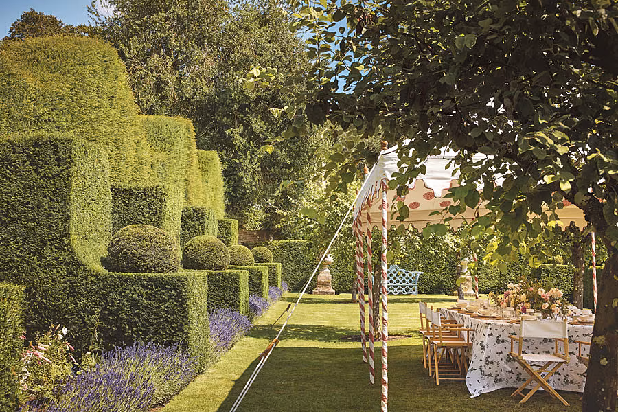 TGL---mm1082_Daylesford_Book_23_12445_FINAL