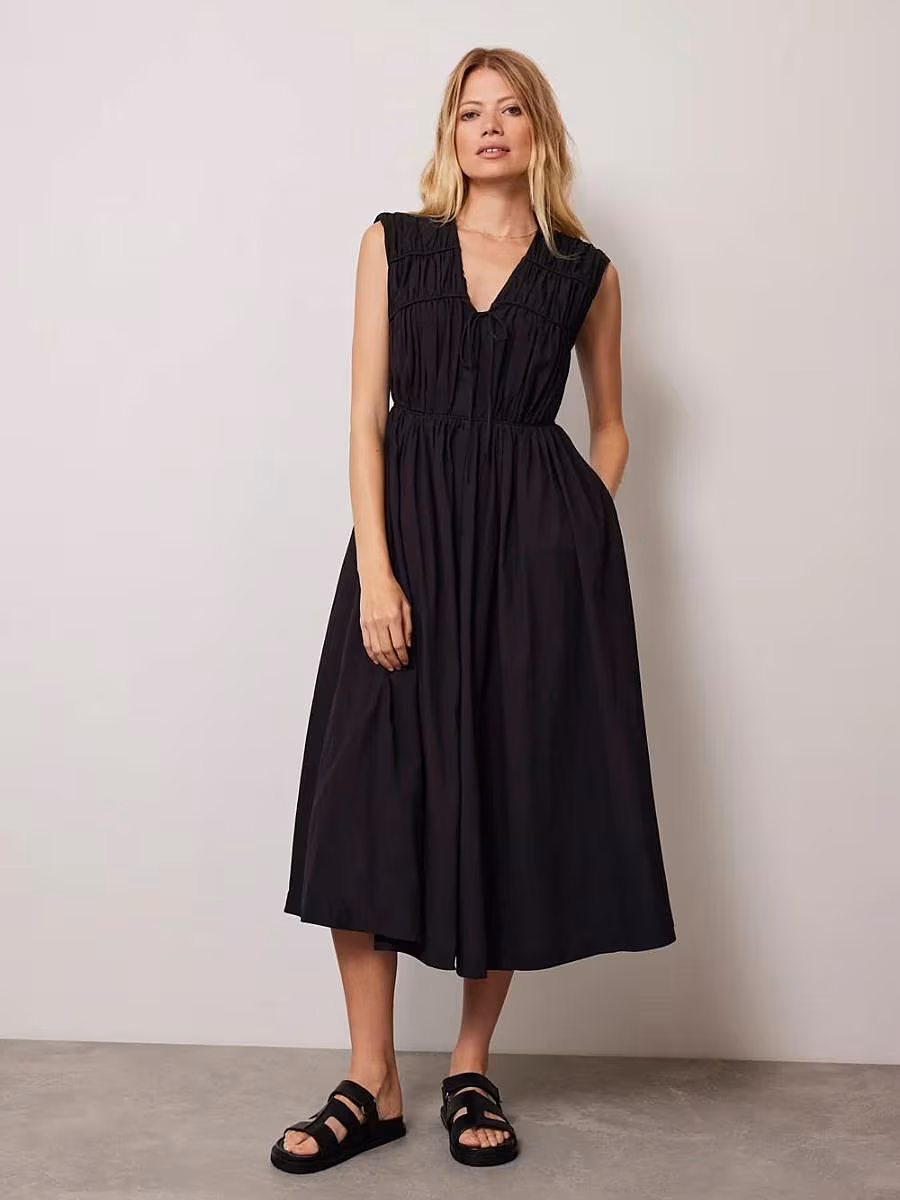 The-Gloss-Magazine-best-black-dresses-for-summer-black-summer-dresses-4