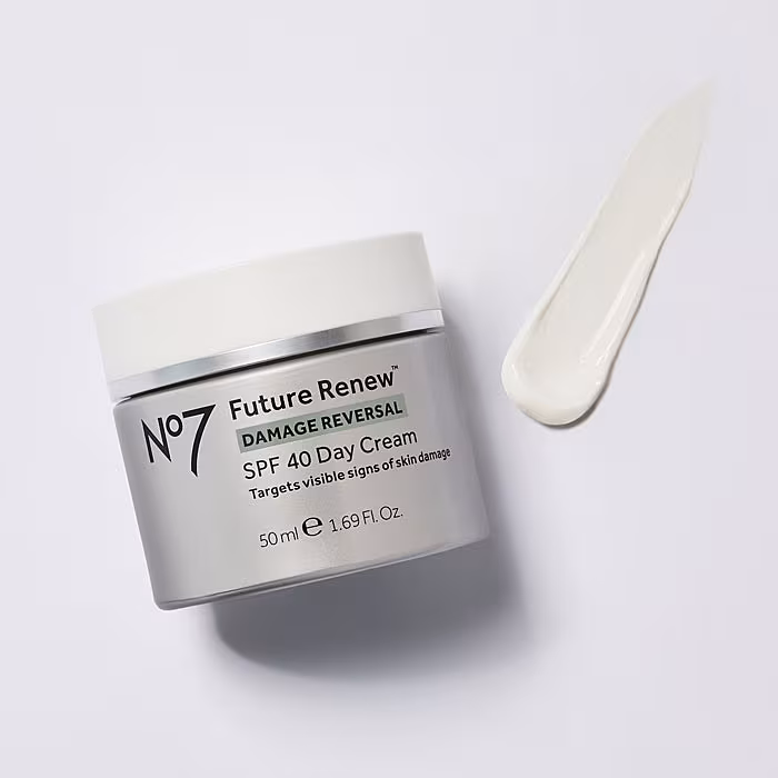 No7-Future-Renew-Damage-Reversal-SPF-Day-Cream-Swatch-50ml