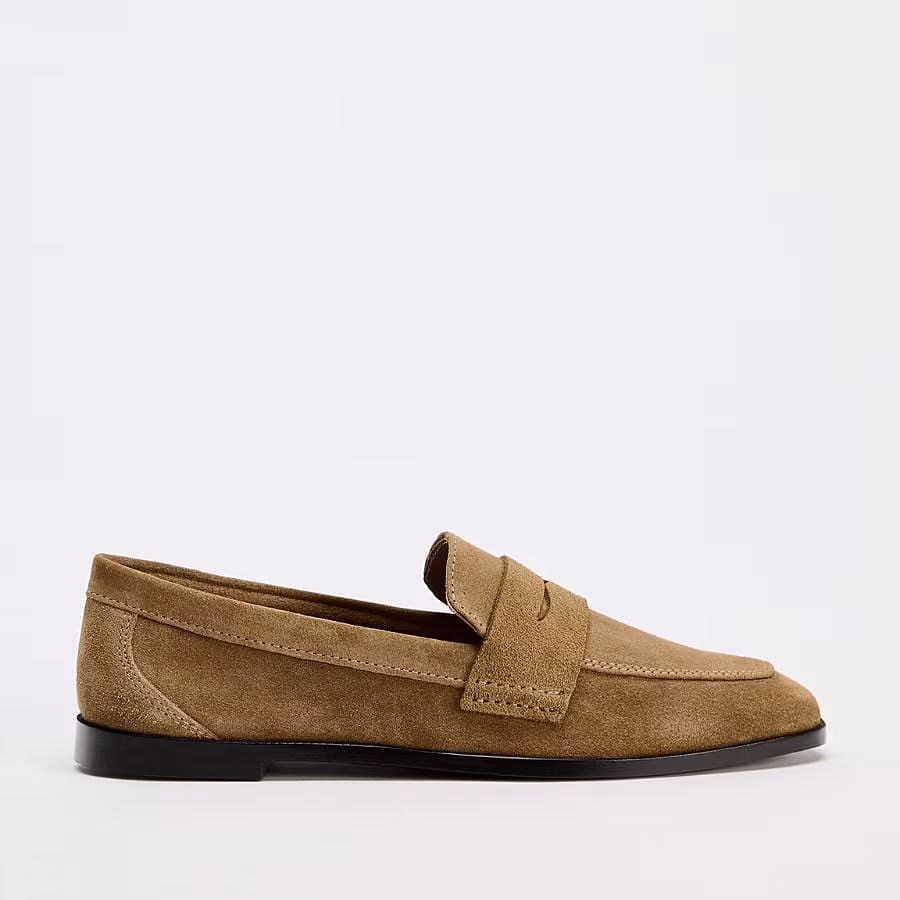 The-Gloss-Magazine-suede-loafers-5