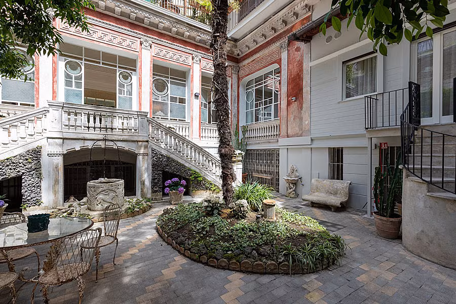 Naples---Artemesia-Domus
