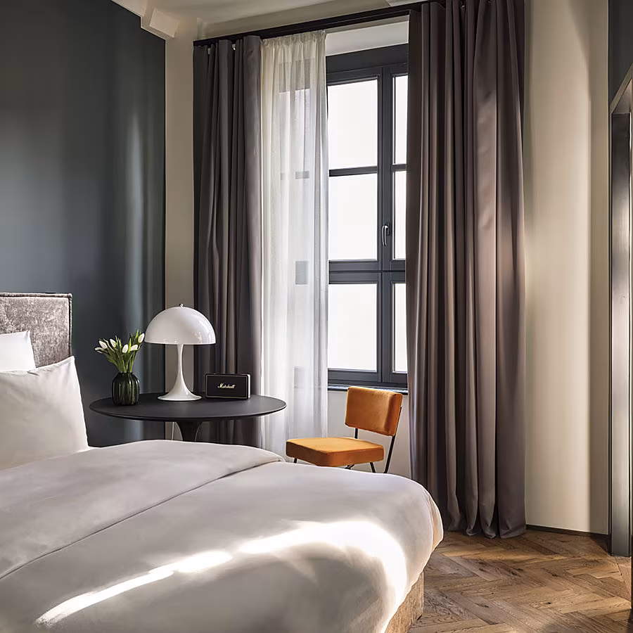 Hotel---SlyBerlin2022roomM9411_021aac18a73e83e864a56bdc-2-copy