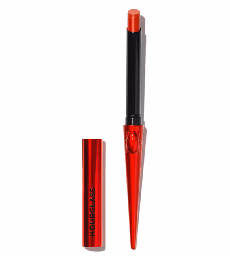 Lip---hourglass