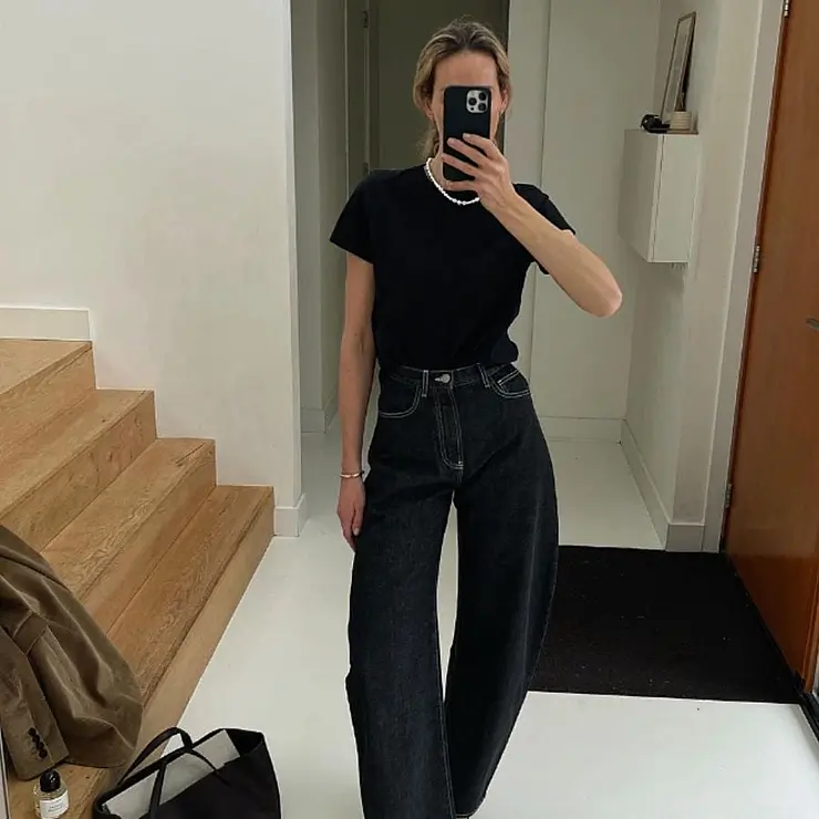 Instagram @anoukyve