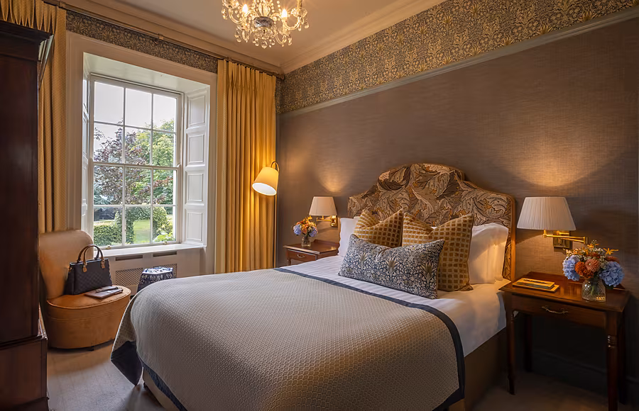 Barberstown-Castle-bedroom