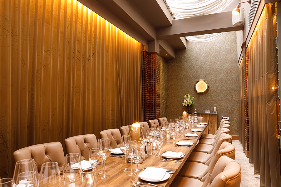 Restaurants---The-Captain's-Table-at-SOLE-Seafood-&-Grill-2