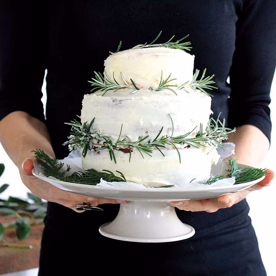 IMEN-MCDONNELL-CHRISTMAS-CAKE