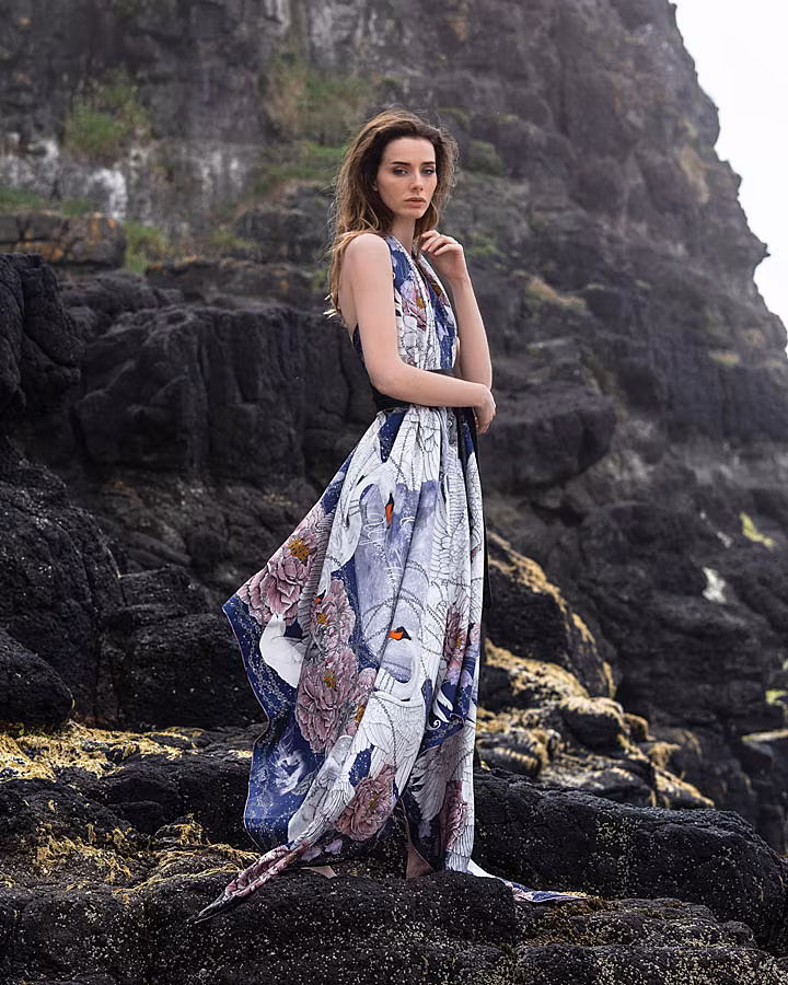 e?adachbysaraoneill_childrenoflirnightsky_silkdress4
