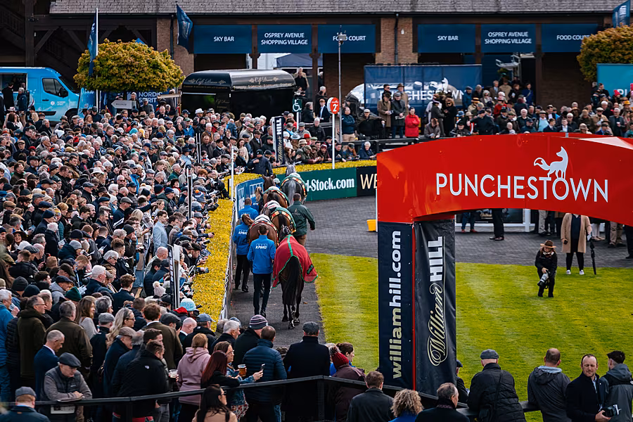 Punchestown-Racing-2024-Day-1-(66)