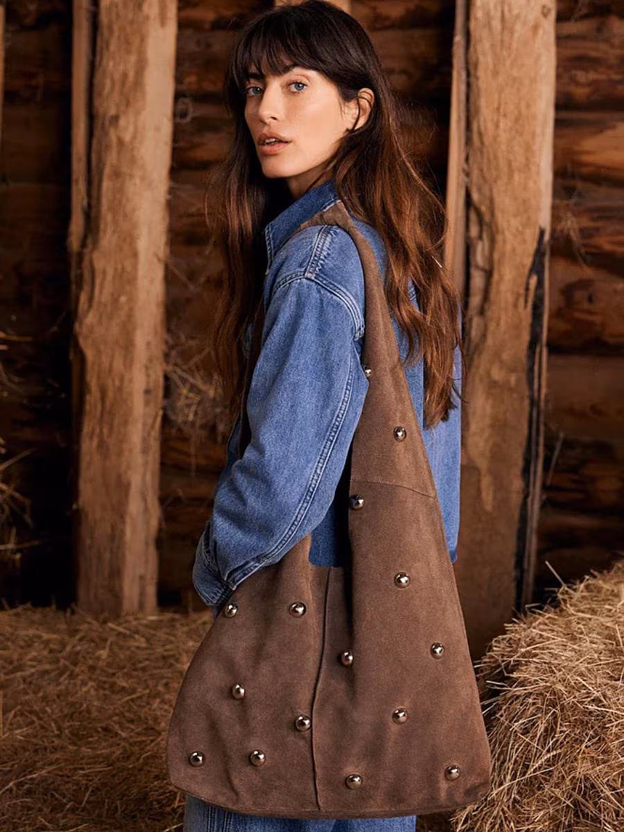 TheGlossMagazine-fashion-Alexa-Chung-Valentino-bag-4
