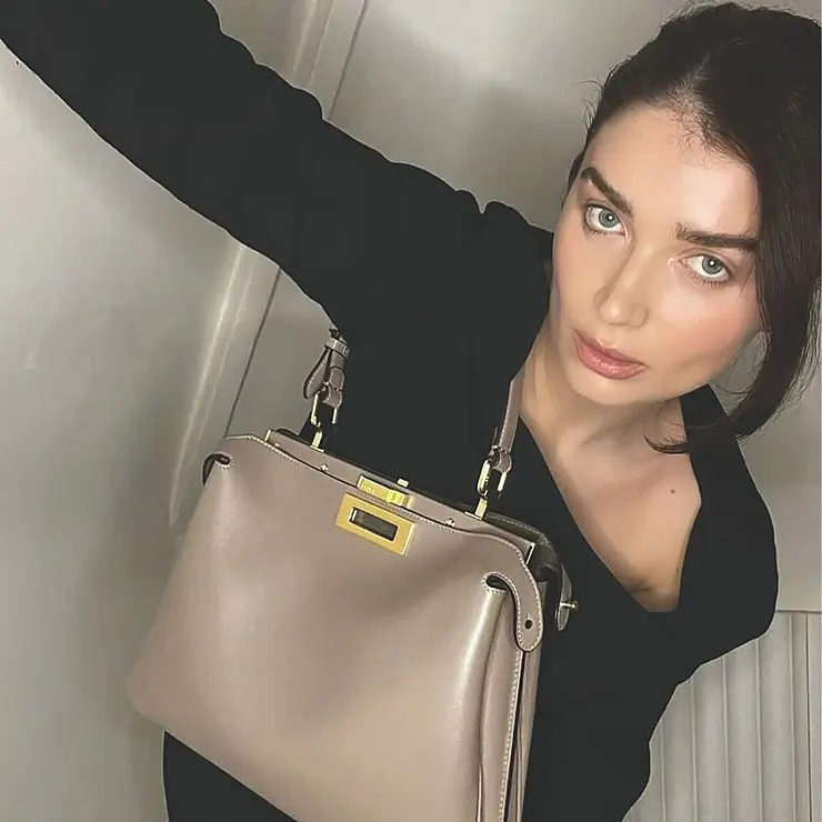 @evehewson