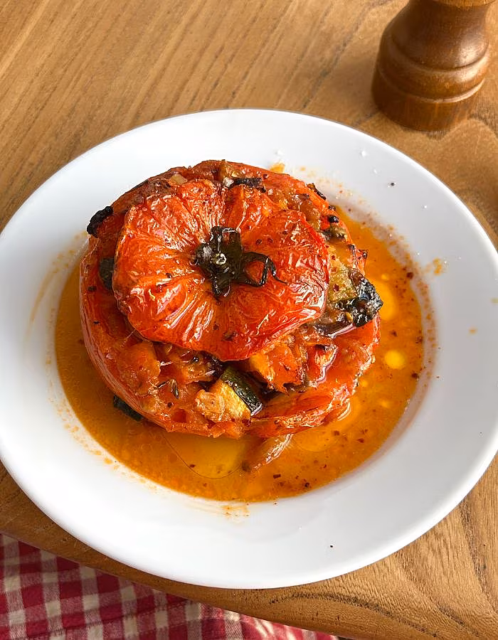 Kitty - Stuffed Tomatoes with Courgettes